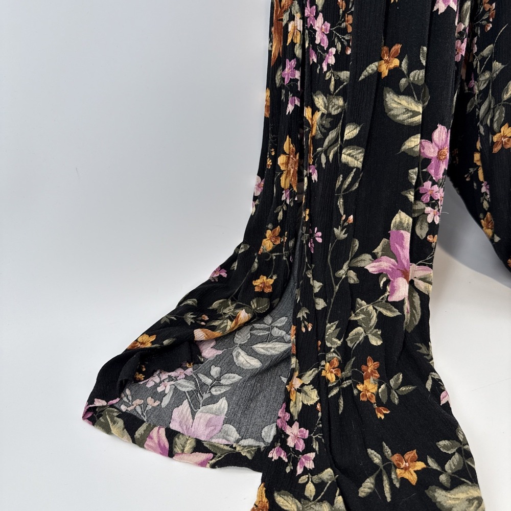 AMERICAN EAGLE Women's Floral Jumpsuit V-Neck Split Leg‎ Flowy Size Medium - Picture 2 of 4